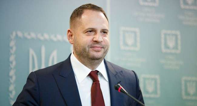 Политолог: Ермак согласился в Минске на создание надгосударственного органа управления Украиной