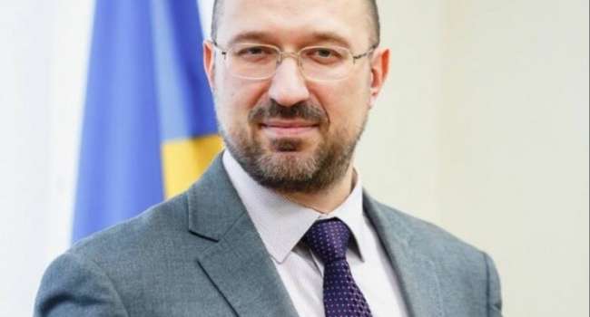 «Флаг Украины над всем Крымом и Донбассом! Слава Украине!»: Премьер Шмыгаль поддержал протестующих в Киеве добровольцев