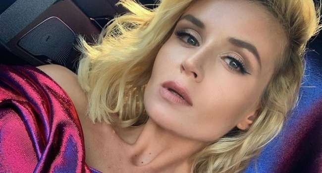 Полина Гагарина показала, как развлекается с дочкой, слепив снеговика 