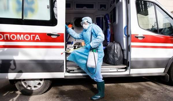 Во Львове за сутки восемь человек госпитализировали с подозрением на коронавирус