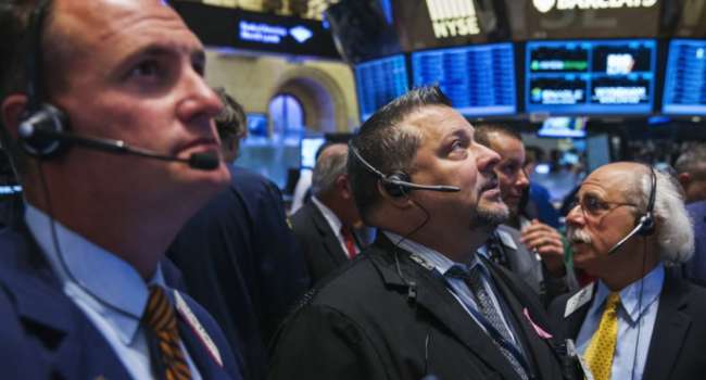 Впервые за 33 года: в США произошел обвал фондового рынка