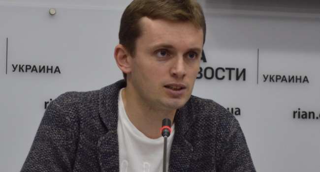 Бортник: Наш институт эпидемиологии дал президенту прогноз - коронавирус может затронуть 9,4 миллиона украинцев, поэтому власть хочет снять с себя ответственность
