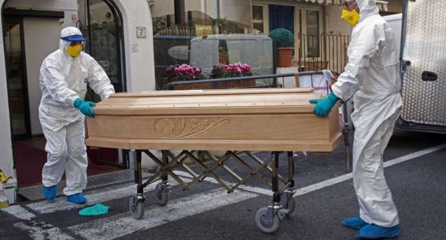 «Это какой-то ужас!»: Италия побила все рекорды по уровню суточной смертности от коронавируса