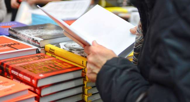 «Неизвестная доселе болезнь лёгких»: В сети ходит фото книги, предсказавшей вспышку коронавируса «Неизвестная доселе болезнь лёгких»: В сети ходит фото книги, предсказавшей вспышку коронавируса