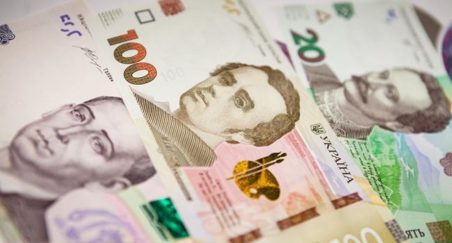 Нацбанк ослабил гривну к новой психологической отметке: завтра ожидаем реакцию в обменниках Нацбанк ослабил гривну к новой психологической отметке: завтра ожидаем реакцию в обменниках