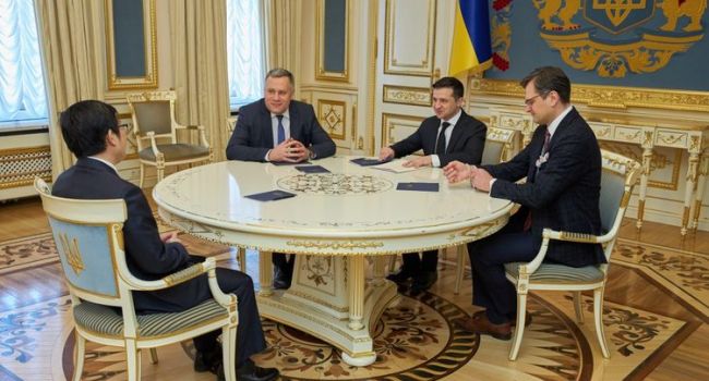 «Тест-системы, лекарства и медицинское оборудование»: Зеленский попросил у Китая дополнительную помощь в борьбе с коронавирусом «Тест-системы, лекарства и медицинское оборудование»: Зеленский попросил у Китая дополнительную помощь в борьбе с коронавирусом