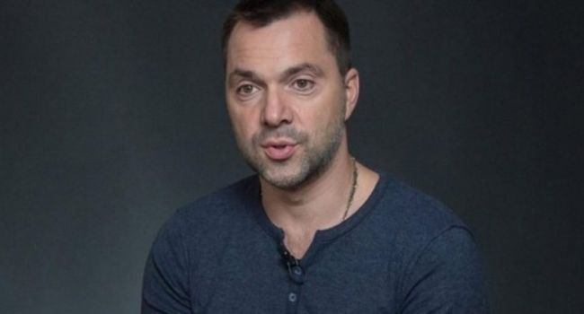 «Уже совсем скоро»: Арестович прокомментировал пандемию в Украине, и намекнул на перевыборы президента 