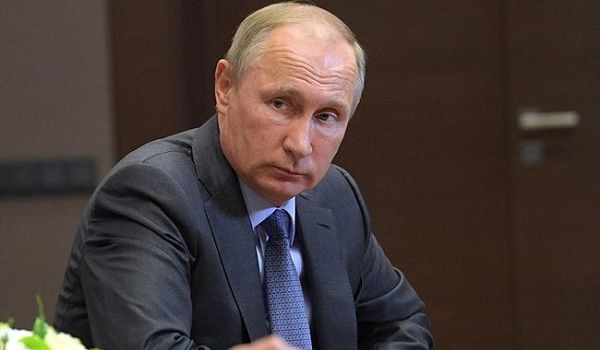 В России объявили неделю выходных и перенесли голосование по «обнулению» сроков Путина 