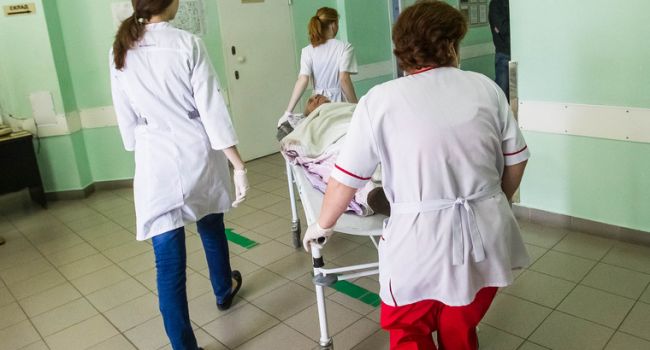 Блогер: в ближайшие несколько недель нас ждет уникальный эксперимент – как медперсонал рискует жизнью, ради зарплаты в 150 долларов Блогер: в ближайшие несколько недель нас ждет уникальный эксперимент – как медперсонал рискует жизнью, ради зарплаты в 150 долларов