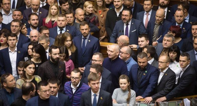 «И не говорите, что у нас нет реформ»: журналист назвал одну из самых главных реформ «слуг народа» «И не говорите, что у нас нет реформ»: журналист назвал одну из самых главных реформ «слуг народа»
