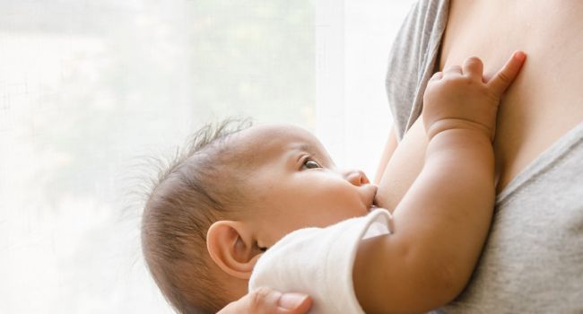 «Мамино молоко вкуснее»: Ученые пришли к выводу, что грудным молоком можно исцелить ребенка от заражения крови