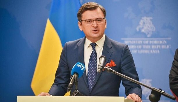 Кулеба уже просит украинцев не возвращаться на родину