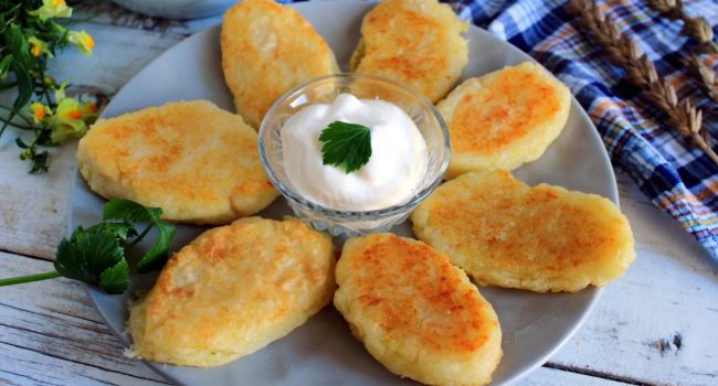 Вкусные блюда: рецепт картофельных пирожков с мясом