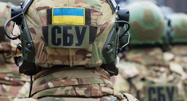Оперативники СБУ задокументировали контакты с сотрудниками ФСБ заместителя командующего ВМС ВСУ, имевшего допуск к государственной тайне Оперативники СБУ задокументировали контакты с сотрудниками ФСБ заместителя командующего ВМС ВСУ, имевшего допуск к государственной тайне
