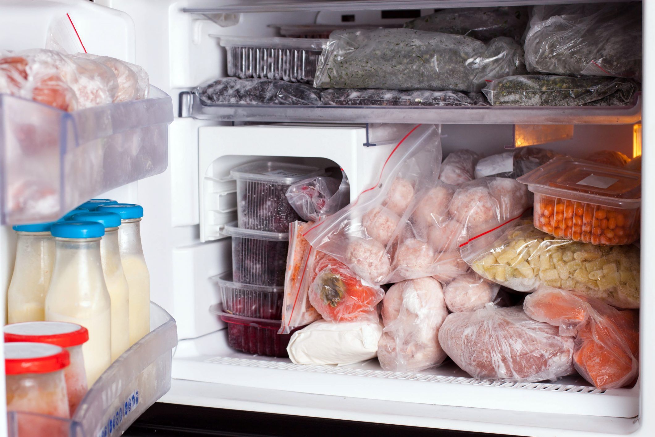 Лечение заморозкой. Хранение продуктов. Хранение в морозилке. Заморозка продуктов в морозильной. Хранение в холодильнике.