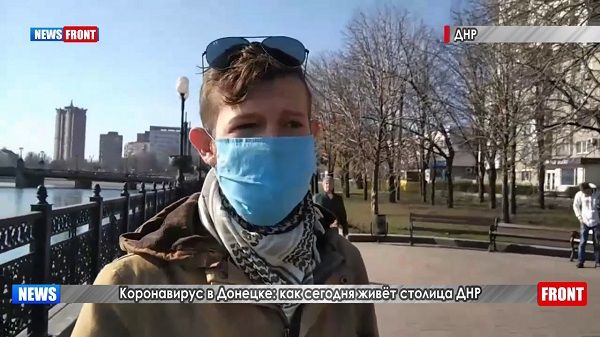 Люди без масок, работают кафе и рынки: СМИ показали, как в Донецке игнорируют карантин 