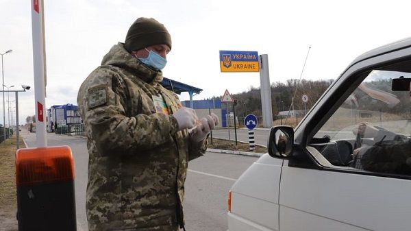 Шмыгаль рассказал, когда Украина откроет свои границы 