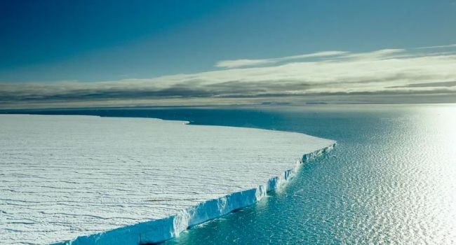 В три раза больше Гренландии: ученые зафиксировали аномальное явление в Арктике