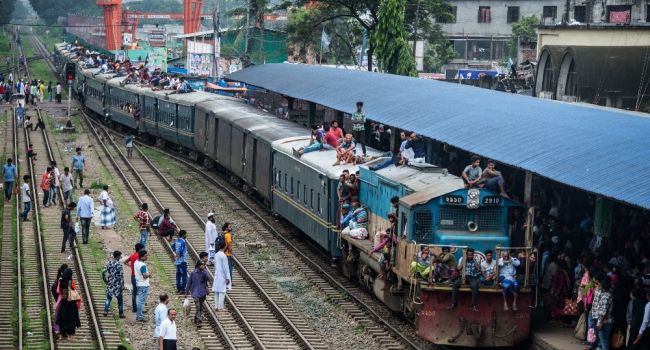 Беспрецедентный шаг: власти Индии закрывают самую загруженную железную дорогу в мире
