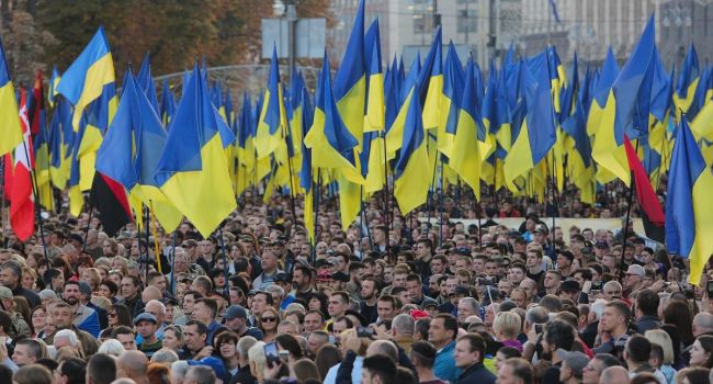 Те, кто сейчас реально управляет Украиной, должны задуматься, как погасить растущую ненависть простых граждан к элите, чтобы не допустить социального взрыва - мнение