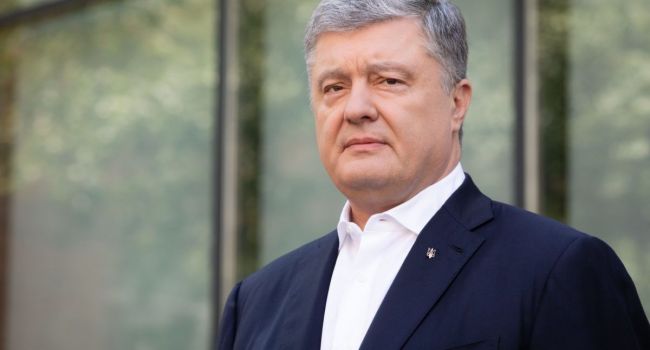 Порошенко: политическая коалиция «За дефолт Украины» зарегистрировала 16332 поправки в «Антиколомойский» закон