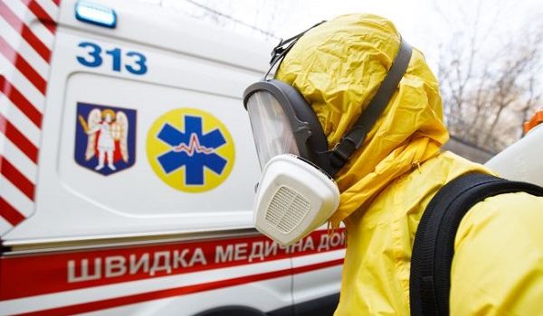 Эпидемиолог пояснил, что вызвало резкую вспышку коронавируса в Украине 
