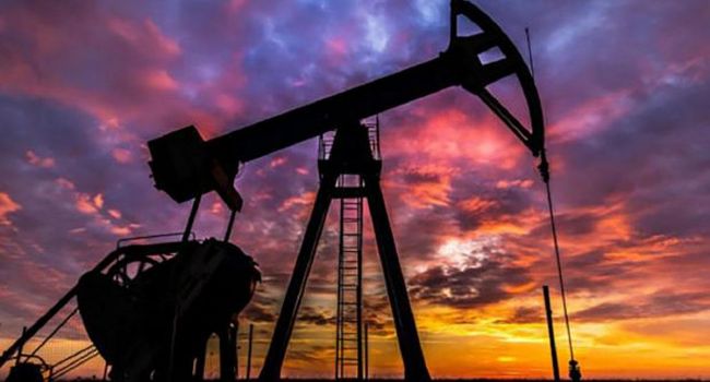 Крутихин: Россиян выдавят с мирового рынка нефти, и благодаря этому другие производители будут поддерживать приемлемые цены