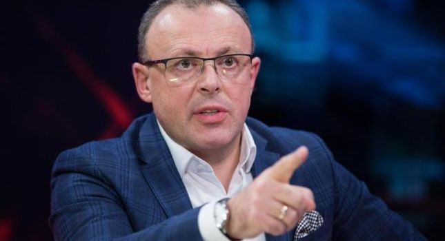 Спивак: Чем, например, магазины одежды отличаются от строительных супермаркетов или от ломбардов? Лобби не то? Или не занесли «правильную» сумму? Спивак: Чем, например, магазины одежды отличаются от строительных супермаркетов или от ломбардов? Лобби не то? Или не занесли «правильную» сумму?