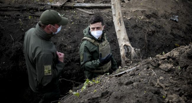 Журналист: Зеленский и Ермак не согласовали позиции – украинцы теперь не знают – за сухарями бежать или за цветами Журналист: Зеленский и Ермак не согласовали позиции – украинцы теперь не знают – за сухарями бежать или за цветами