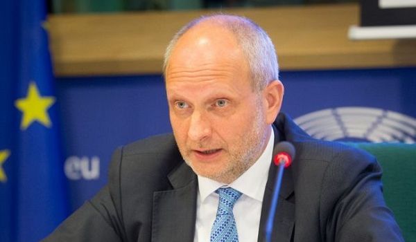 Украина получит от ЕС дополнительно 4 миллиона евро на борьбу с COVID-19 Украина получит от ЕС дополнительно 4 миллиона евро на борьбу с COVID-19