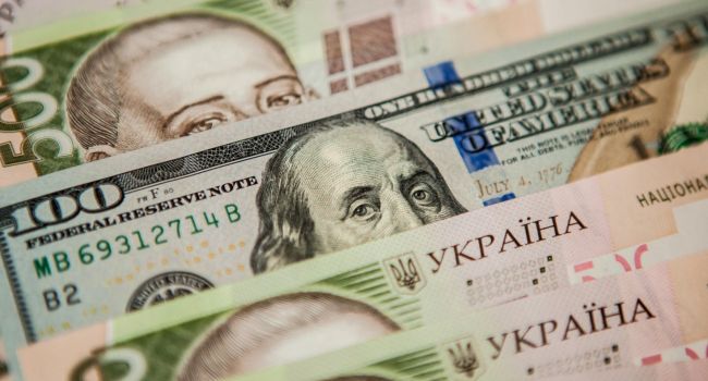 Пендзин: Кабмин закладывает в проект изменений в госбюджет девальвацию национальной валюты до 29,5 гривны за доллар