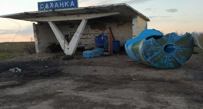 Украинцы отомстили за уничтоженный военный «Урал»: Выстрелом из ПТУР ВСУ подорвали вражеский грузовик, есть жертвы 