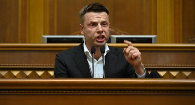 Гончаренко – Зеленскому: «Если ты от жизни от своей устал, может ты вернешься в свой Вечерний квартал?» Гончаренко – Зеленскому: «Если ты от жизни от своей устал, может ты вернешься в свой Вечерний квартал?»