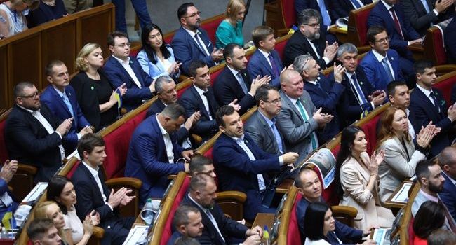 Политолог: турборежим сдулся – раньше мая «Антиколомойский» закон Рада не будет рассматривать