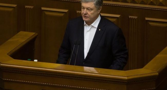 Порошенко предложил ввести государственную программу выдачи малообеспеченным семьям поддержки на питание Порошенко предложил ввести государственную программу выдачи малообеспеченным семьям поддержки на питание