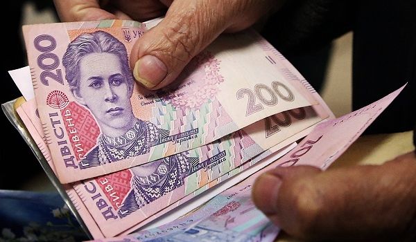 Стало известно, когда украинцам начнут выплачивать материальные компенсации в связи с карантином