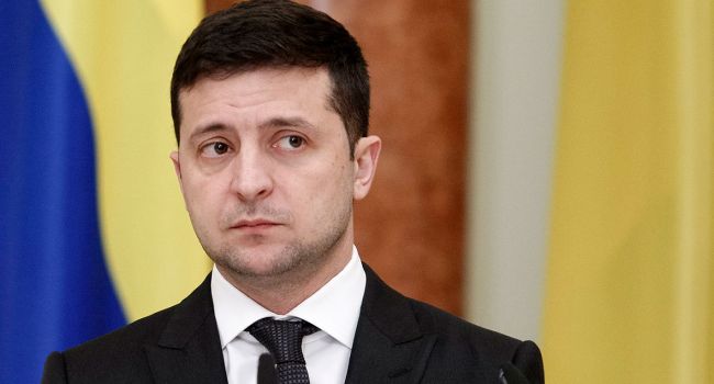 Довженко: Ладно, Зеленский не должен знать, что вакцины не изобретают внезапно, а долго разрабатывают. Но ведь главный санитарный врач страны это должен знать? Довженко: Ладно, Зеленский не должен знать, что вакцины не изобретают внезапно, а долго разрабатывают. Но ведь главный санитарный врач страны это должен знать?