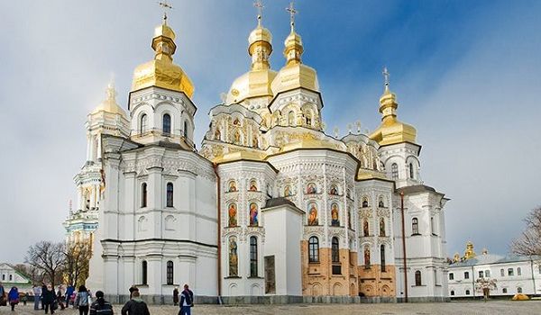 «Просим оказать посильную материальную помощь»: в Киево-Печерской Лавре обратились со странным призывом к украинцам