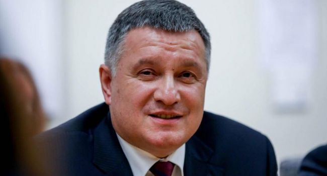 «Выплачивать по 3 тысячи в месяц»: Аваков призвал правительство поддержать украинцев, оставшихся без денег из-за карантина