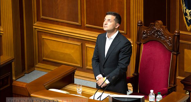 Политолог: Зеленский снова перед выбором – без голосов «ЕС» и «Голоса» внести изменения в Регламент не удастся Политолог: Зеленский снова перед выбором – без голосов «ЕС» и «Голоса» внести изменения в Регламент не удастся