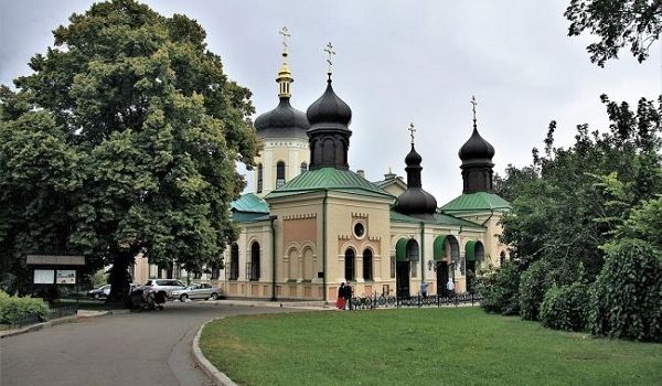 Еще один монастырь Киева могут закрыть на карантин из-за COVID-19