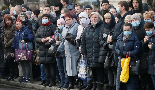 Эксперты сообщают о резком росте безработицы и сокращении вакансий в Украине Эксперты сообщают о резком росте безработицы и сокращении вакансий в Украине