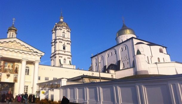 Настоятель отказался от сотрудничества: в Почаевской лавре подозрение на вспышку коронавируса Настоятель отказался от сотрудничества: в Почаевской лавре подозрение на вспышку коронавируса