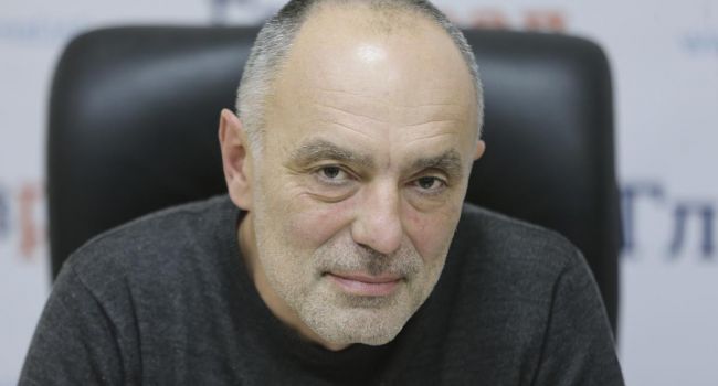 Касьянов: Украинцам нужно сделать выбор - демократия, но с большими жертвами, или диктатура, но с малыми Касьянов: Украинцам нужно сделать выбор - демократия, но с большими жертвами, или диктатура, но с малыми