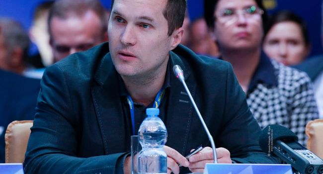Бутусов: Россия подталкивает Украину к приднестровскому сценарию - мы должны прекратить огонь на Донбассе, и молча согласиться с оккупацией части своей территории Бутусов: Россия подталкивает Украину к приднестровскому сценарию - мы должны прекратить огонь на Донбассе, и молча согласиться с оккупацией части своей территории