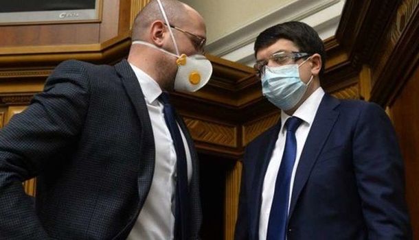 Разумков и Шмыгаль поздравили украинцев с Пасхой Разумков и Шмыгаль поздравили украинцев с Пасхой