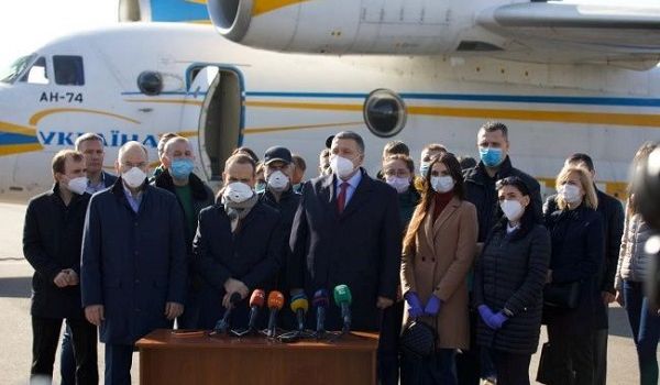 Врачам из Украины на неделю продлили срок командировки в Италии Врачам из Украины на неделю продлили срок командировки в Италии
