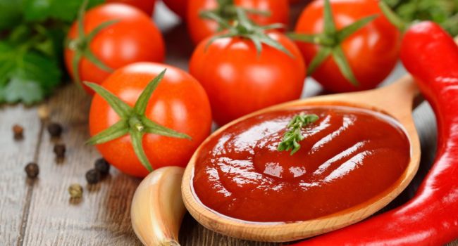 «Снижает риски развития злокачественных новообразований в желудке и в кишечнике»: Испанские биологи открыли полезное свойство кетчупа