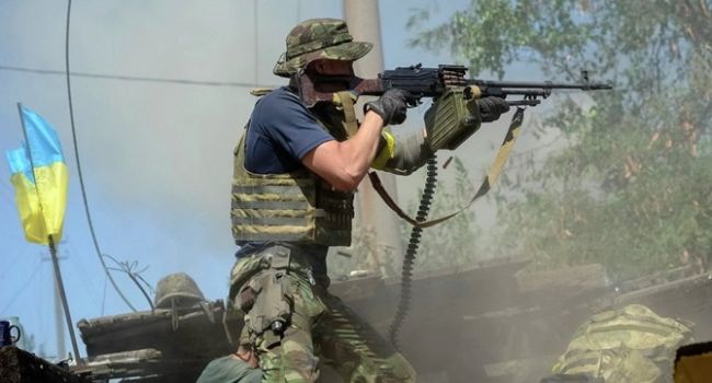 Российские наемники убили украинского военного на Донбассе, еще двоих ранили Российские наемники убили украинского военного на Донбассе, еще двоих ранили
