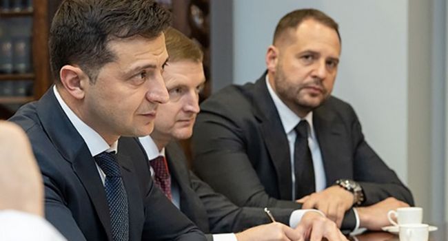 Томенко: Информация, размещенная на сайте Офиса президента, показывает реальную властную иерархию в Украине - Зеленский отдыхает, а Ермак работает Томенко: Информация, размещенная на сайте Офиса президента, показывает реальную властную иерархию в Украине - Зеленский отдыхает, а Ермак работает